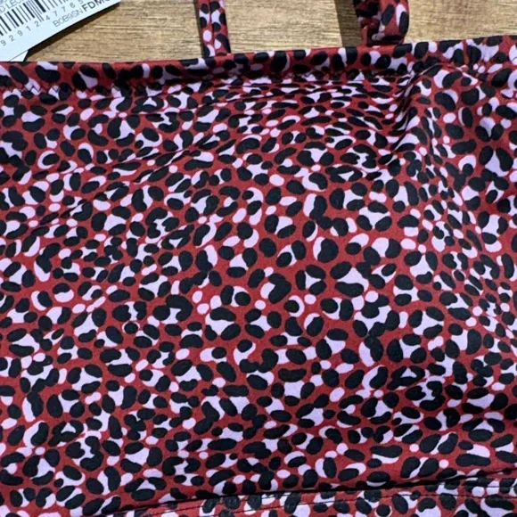 Amazon Essentials Women's Red and Black Leopard print Bikini Top - Picture 3 of 10